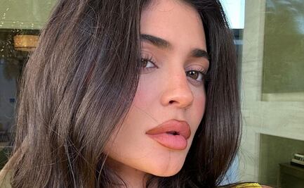 Kylie Jenner impone estilo con la minifalda tableada ideal para este verano