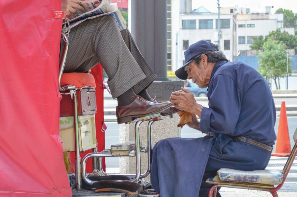 La Cepal afirma que la mayor parte de las actividades generadoras de ingreso de los adultos mayores son las que provienen del trabajo por cuenta propia. (CUARTOSCURO)