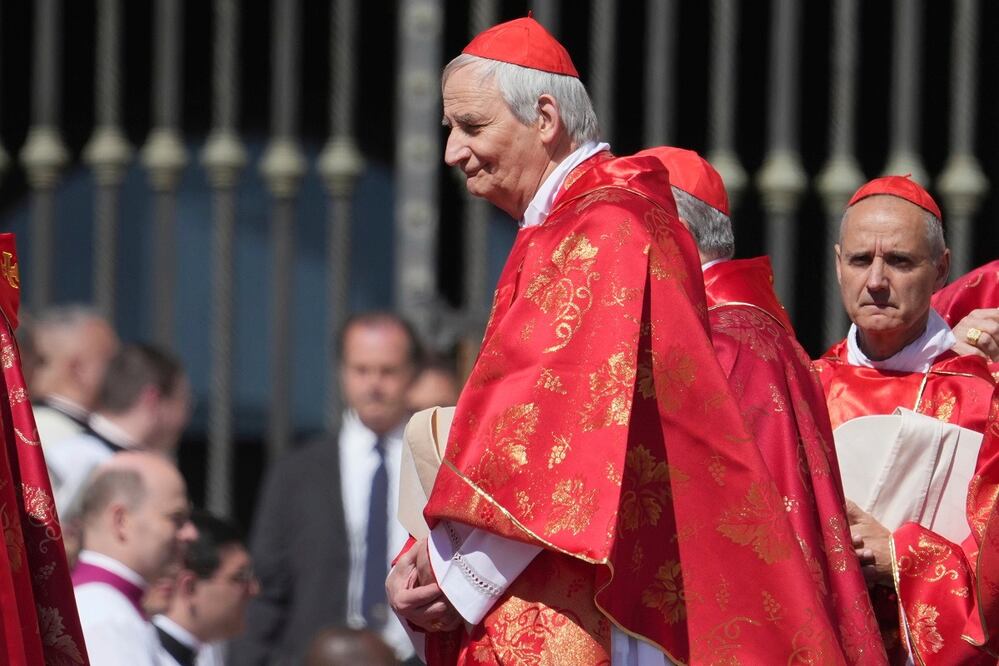 El cardenal italiano, Matteo Zuppi, en el funeral del papa Francisco. FOTO: ALESSANDRA TARANTINO