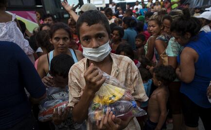 New migrant caravan crosses Mexican border