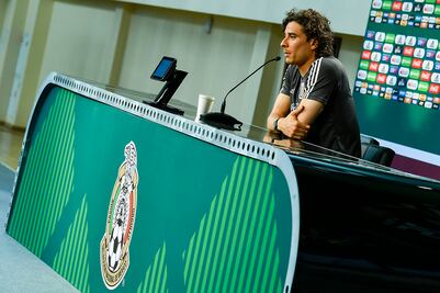 Roban casa de los padres de Guillermo Ochoa