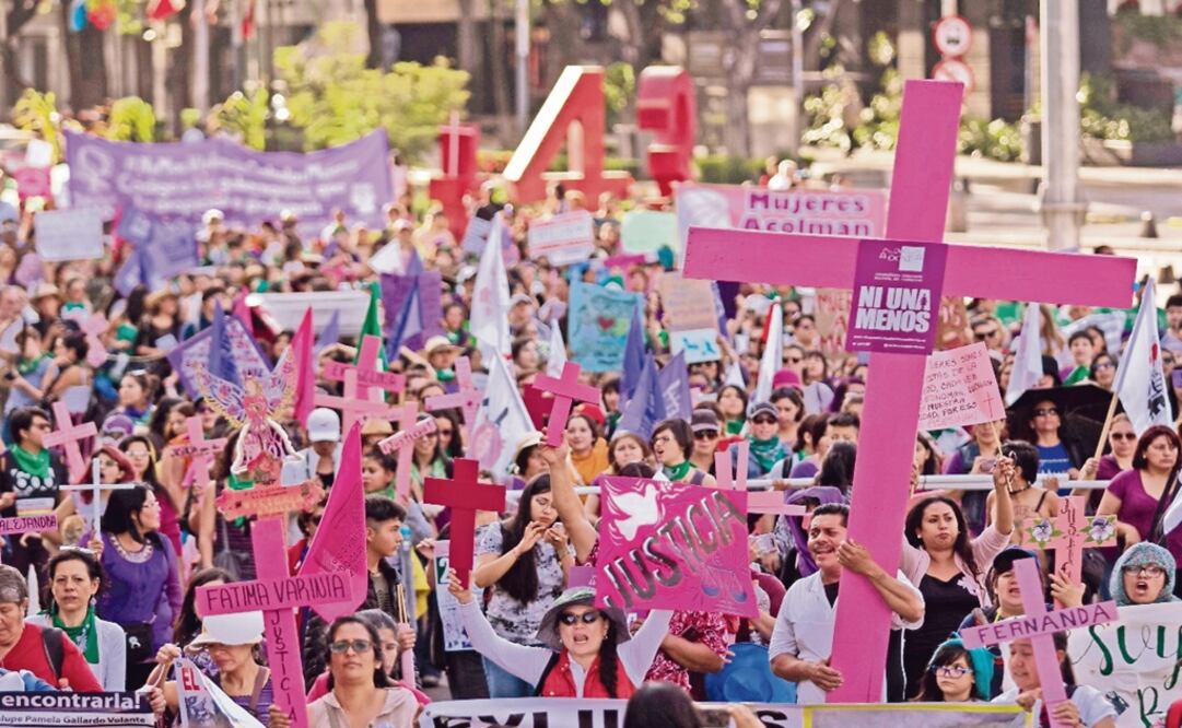 Protesters who demanded measures to eradicate violence against women in Mexico City – Photo: Galo Cañas/CUARTOSCURO.COM