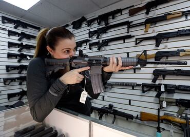¿Qué es la Segunda Enmienda y su importancia en el uso legal de armas?