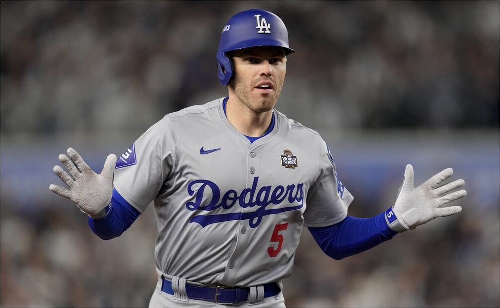 Freddie Freeman volvió a conectar jonrón, ahora en Yankee Stadium. FOTO: AP