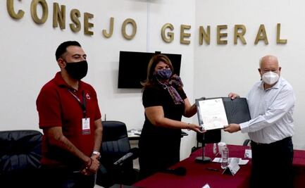 Validan elección y entregan constancia a Víctor Castro como gobernador electo de BCS