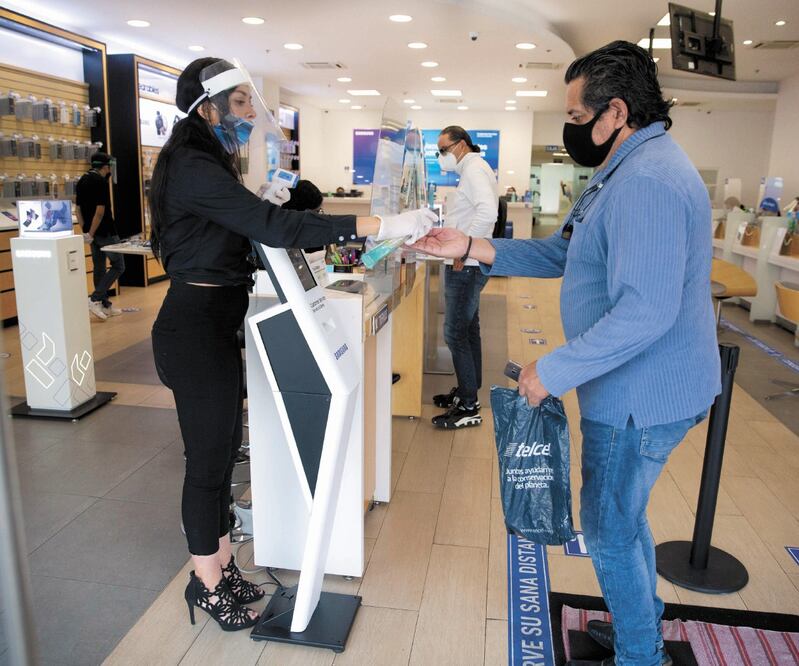 Los ingresos por equipos crecieron 34% ante la mayor actividad comercial, dijo América Móvil. Foto: ARCHIVO EL UNIVERSAL