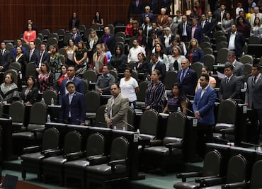 Diputados guardan minuto de silencio por activista; evitan condenar su asesinato
