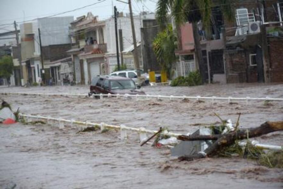 Declaran emergencia en 11 municipios de Sinaloa por lluvias