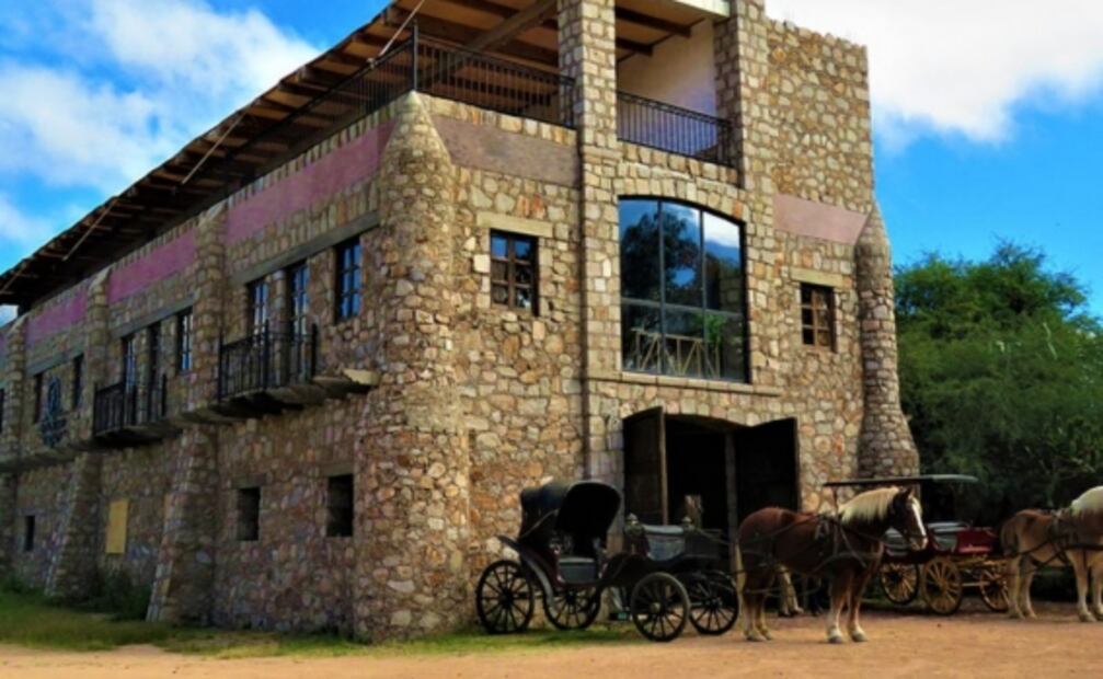 Convive con caballos y pasea en kayak en una hacienda de Querétaro 