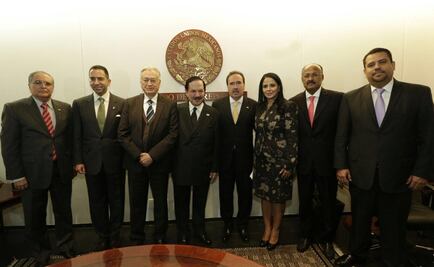 EL UNIVERSAL y Senado publicarán compendio de artículos sobre la Constitución