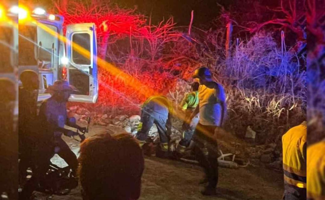 Explota una presunta mina cuando circulaba una camioneta de la Fiscalía de Jalisco en Tlajomulco. Foto: Especial