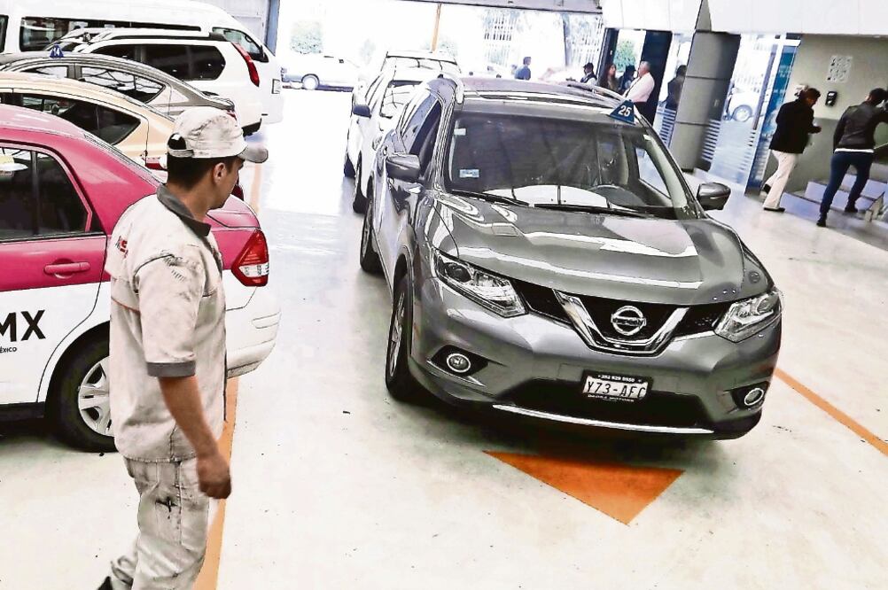 Desempeño. En octubre de 2017, la cartera de crédito automotriz estaba conformada por 1.7 millones de préstamos vigentes (ARCHIVO EL UNIVERSAL)