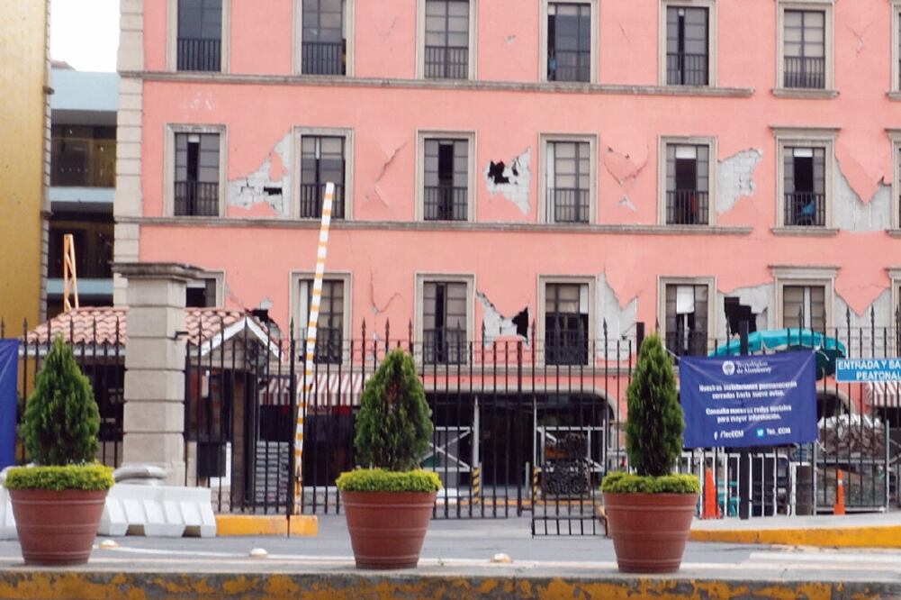 Las demandas. Pese a que el gimnasio del Tec de Monterrey no sufrió daños, el INE necesita un estacionamiento entre otras facilidades. (ARCHIVO EL UNIVERSAL)