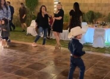 Mini Pasión de Gavilanes: niño se convierte en la atracción de una fiesta por su destreza para bailar