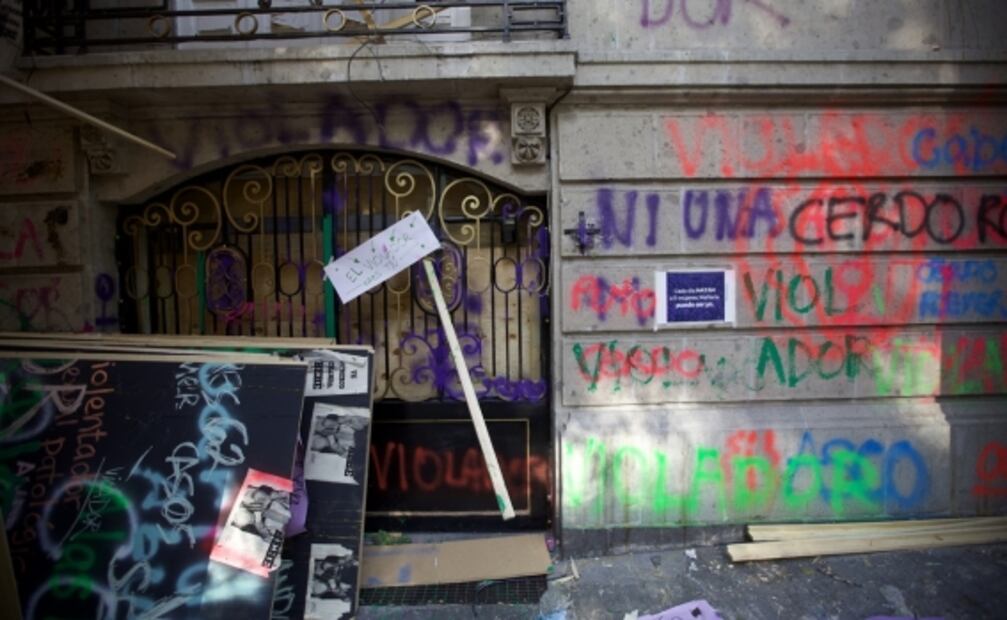 Así quedó la casa de Andrés Roemer tras manifestación