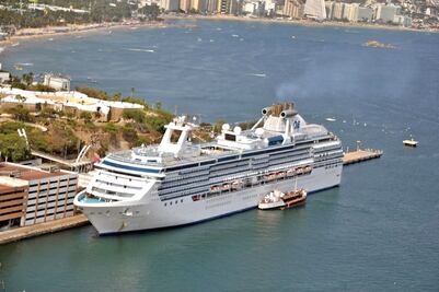 Cruceros turísticos Sector sale a flote