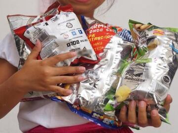 ONG celebra nuevos lineamientos sobre alimentos en escuelas; restringen azúcares, grasas y harinas
