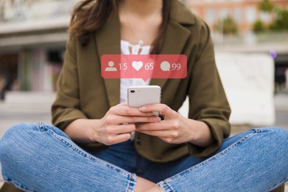 Las Relaciones 2.0 han transformado la manera en que nos conectamos. Fuente: Freepik.