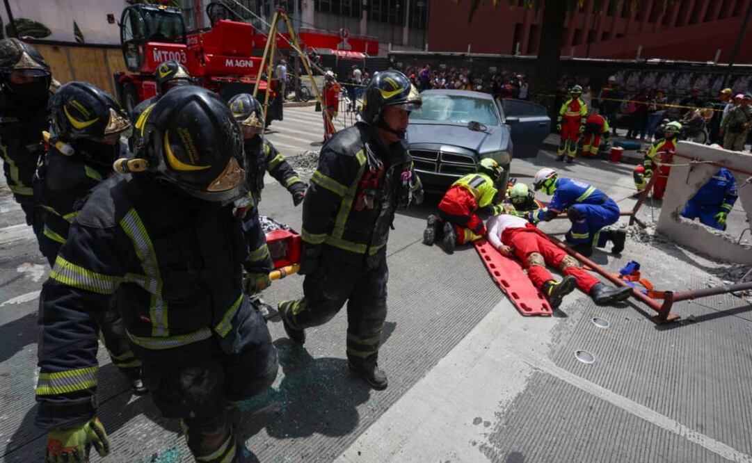 La jefa de Gobierno, Clara Brugada, anunció que en 2026 habrá tres simulacros en la CDMX.
Foto: Luis Camacho | El Universal