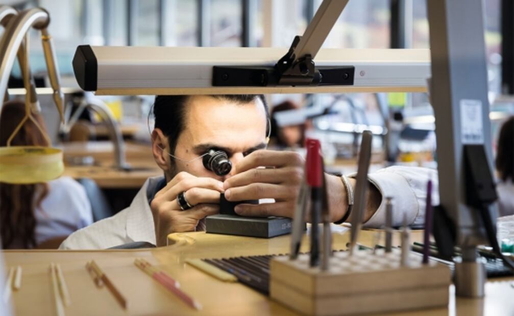 La manufactura Breguet presenta su emblemática Tradition