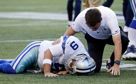 Tony Romo dejó partido vs Seattle por golpe