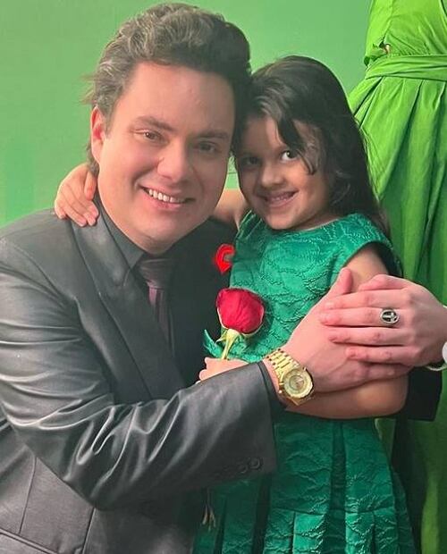 Sarita, hija de José José, se reúne con el hijo no reconocido del "Príncipe de la canción"