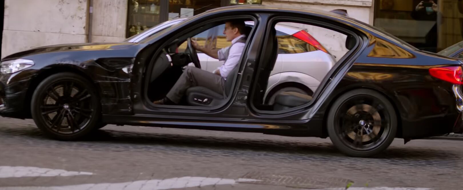 La séptima película integra un auto clásico entre las persecuciones.