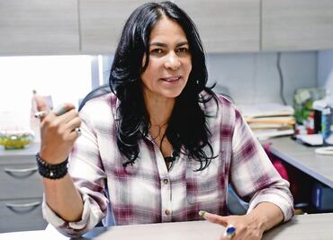 Tras 29 años, Dione Anguiano renuncia a la militancia del PRD