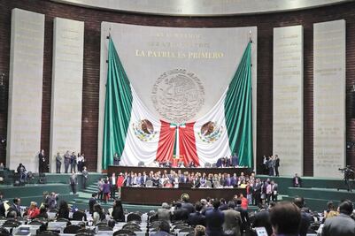 Oposición busca unirse contra AMLO y Morena