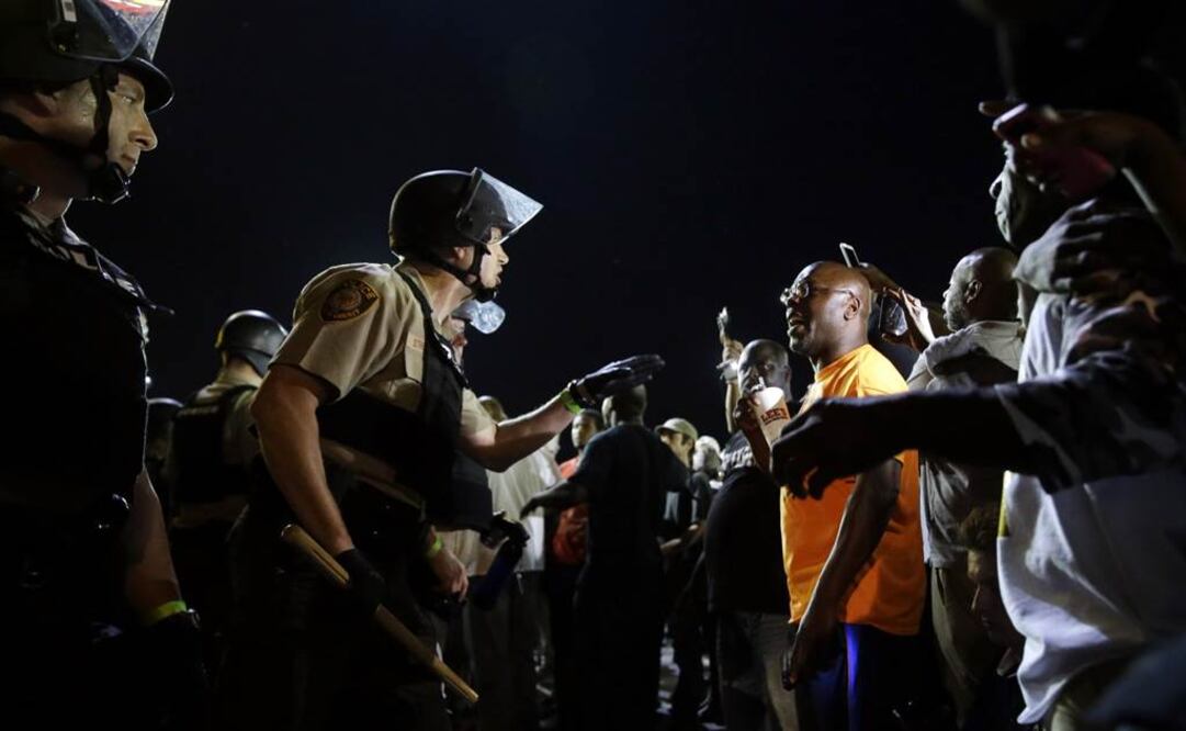 Múltiples arrestos en 4ta noche de protestas en Ferguson