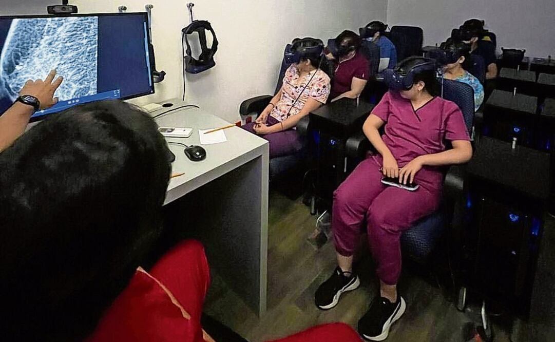 El IMSS realizó el curso Control de Mastografía en Patología Mamaria en el Centro de Simulación para la Excelencia Clínica y Quirúrgica, a fin de capacitar con programas de vanguardia y realidad virtual a médicos. Foto: Cuartoscuro