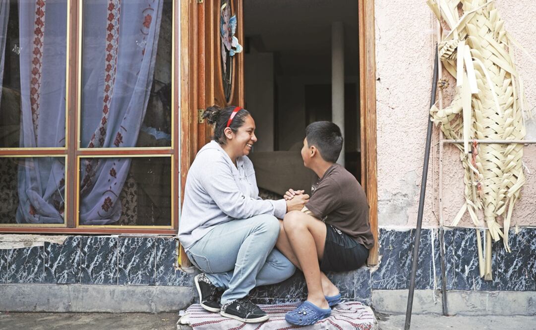 “No tendría dinero para pagar una vacuna así”, afirmó Berta Soriano Vela, madre de Arturo, de 11 años de edad, quien fue uno de los 40 mil niños que recibió la vacuna. (Fotos: ALEJANDRA LEYVA)