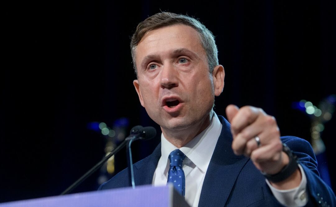 El recién elegido presidente del Comité Nacional Demócrata, Ken Martin, habla después de ganar la votación en la Reunión de Invierno del Comité Nacional Demócrata en el Gaylord National Resort and Convention Center en National Harbor, Maryland, el sábado 1 de febrero de 2025. Foto: AP