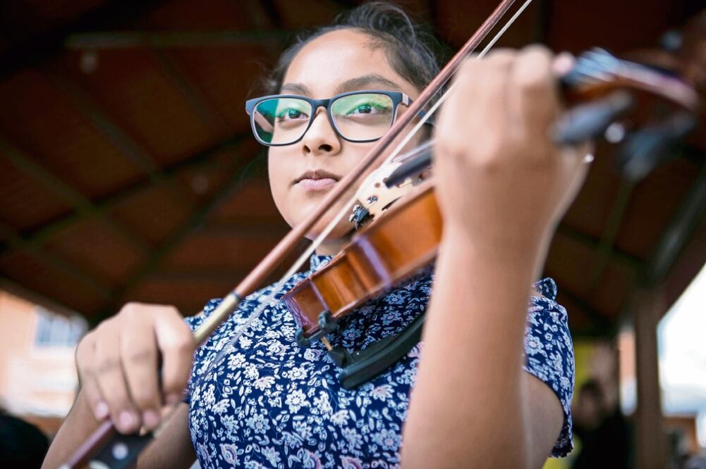 Los músicos durante un ensayo para el concierto que ofrecerán esta semana en la Ciudad de México. (FOTOS: Mario Arturo Martínez. el universal oaxaca)