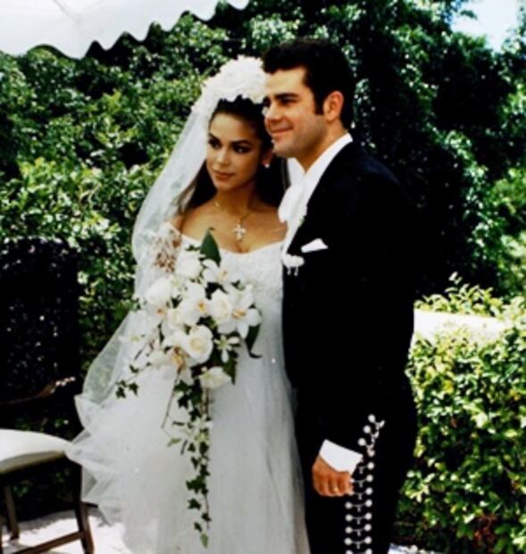 El tiempo no pasa por Eduardo Capetillo