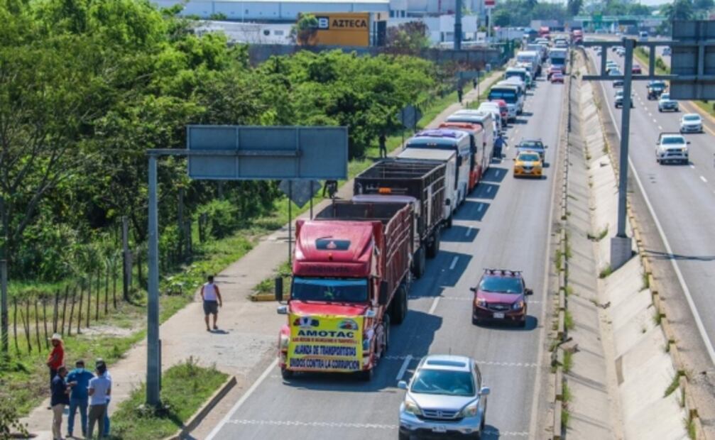 Con paro y bloqueos transportistas exigen más seguridad en carreteras