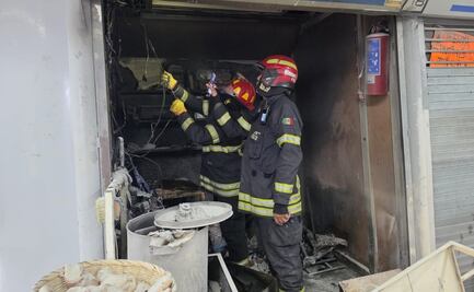 Bomberos de Naucalpan auxilian a dos mujeres tras presunto cortocircuito en local en Metro Cuatro Caminos; una sufre quemaduras de primer y segundo grado