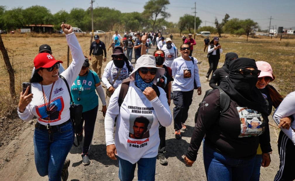 Madres buscadoras de diferentes estados del país recorrieron el rancho Izaguirre en Teuchitlán, Jalisco, el 20 de marzo de 2025. Foto: Diego Simón Sánchez/EL UNIVERSAL