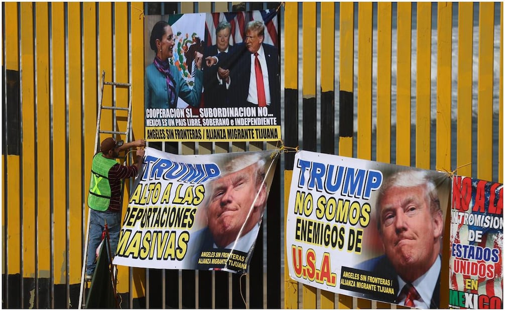Manifestación de diversas organizaciones en defensa de migrantes en el muro que divide México y Estados Unidos de Norteamérica a la altura de playas de Tijuana a un día de que tome protesta como presidente Donald Trump. Foto: Diego Simón / EL UNIVERSAL