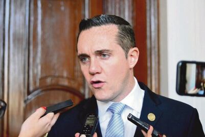 Rubalcava da la cara a usuarios por fallas del Metro