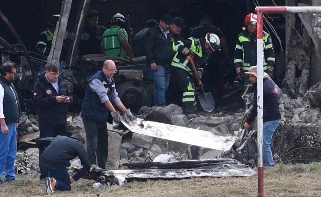 Localizan caja negra del jet privado que se desplomó en Toluca.
Foto: Alejandro Vargas