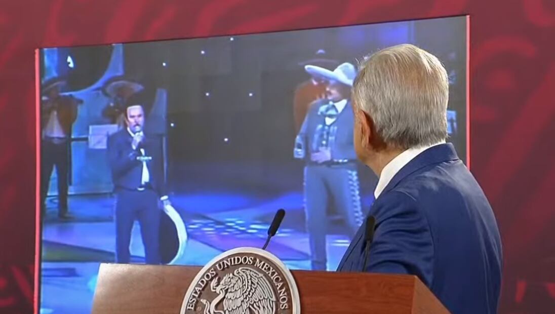 AMLO pidió que se pusiera en su mañanera "Un Puño de Tierra". Foto: Captura de pantalla