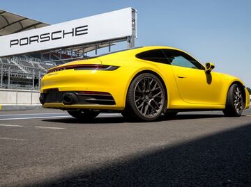 Porsche presenta la nueva generación del 911 en México