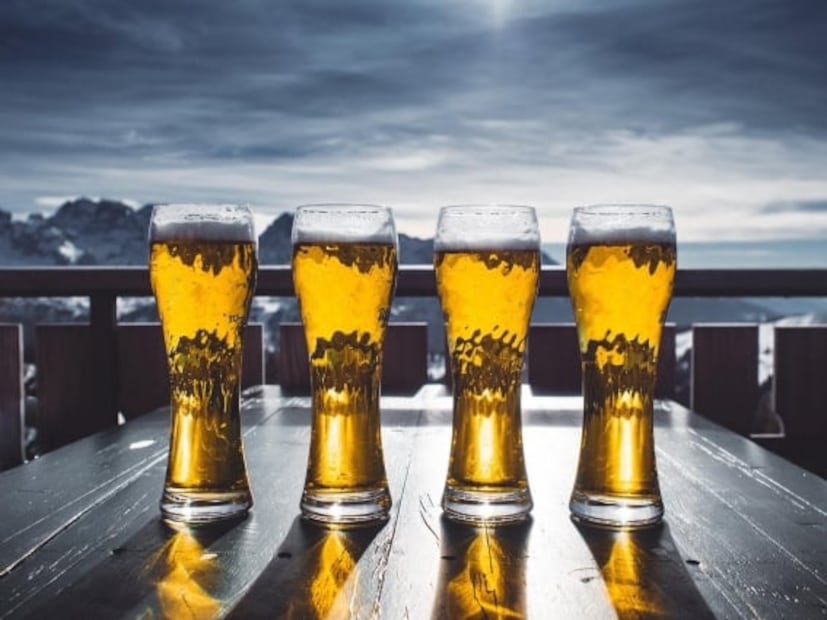Por qué no debes tomar cerveza en vasos fríos