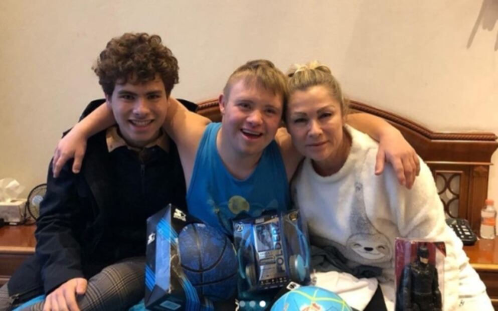 Hijo de Lety Calderón impacta con su voz; usuarios le piden que se lance como cantante