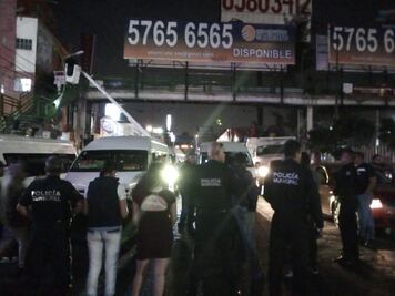 Bloquean policías carretera México-Texcoco; exigen aguinaldos