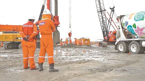 Se inundan terrenos de la refinería Dos Bocas
