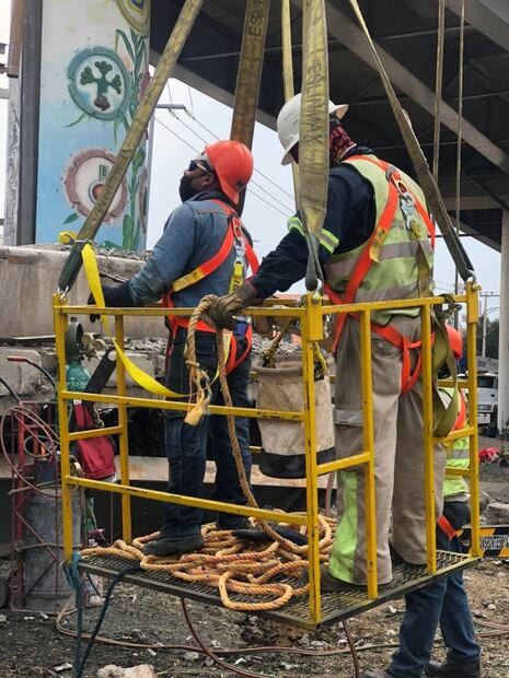 Inician trabajos de remoción de escombros en estación Olivos tras desplome