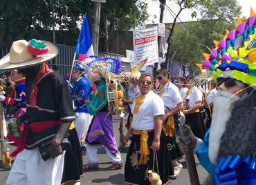 Con música y cohetes celebran batalla de Puebla en Peñón de los Baños