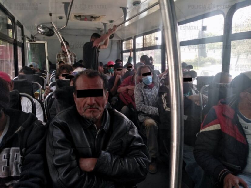 Detienen a 33 sujetos que viajaban en autobús con tubos y palos en Naucalpan; denuncian delitos electorales